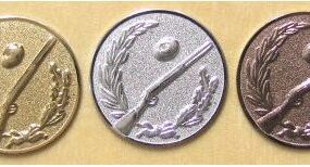 Emblém střelba (skeet a ratolesti, reliéf)