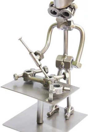 Kovová figurka - Veterinář 17 cm