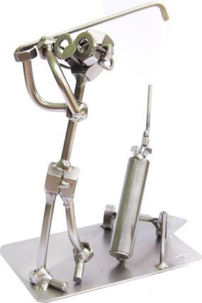 Kovová figurka - Golfista hůl nahoře 20 cm