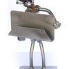 Kovová figurka - Muž s vizitkami - držák 17 cm