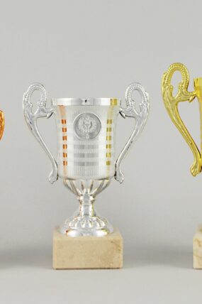 Pohárek plastový s uchy 14,5 - 22 cm